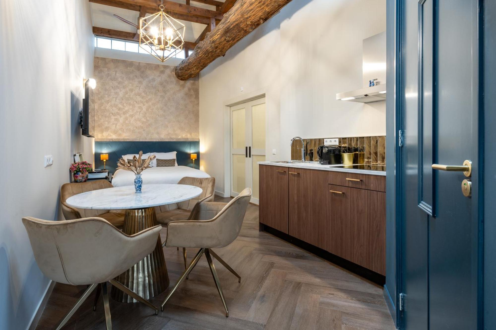Grapelli Boutique Hotel Alkmaar Bagian luar foto